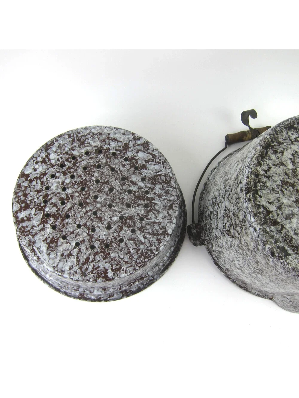 N/A antique graniteware